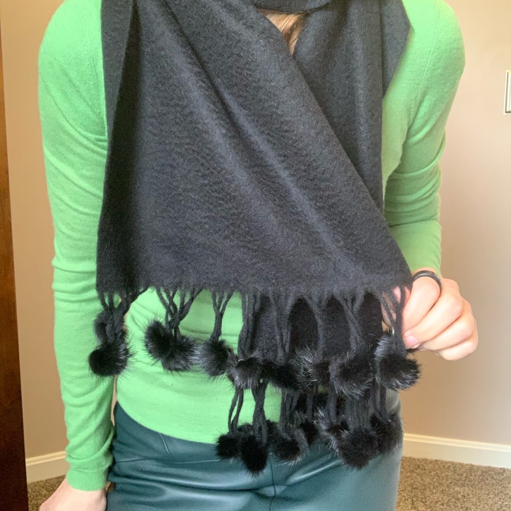 Cashmere scarf. Like new. Excellent condition